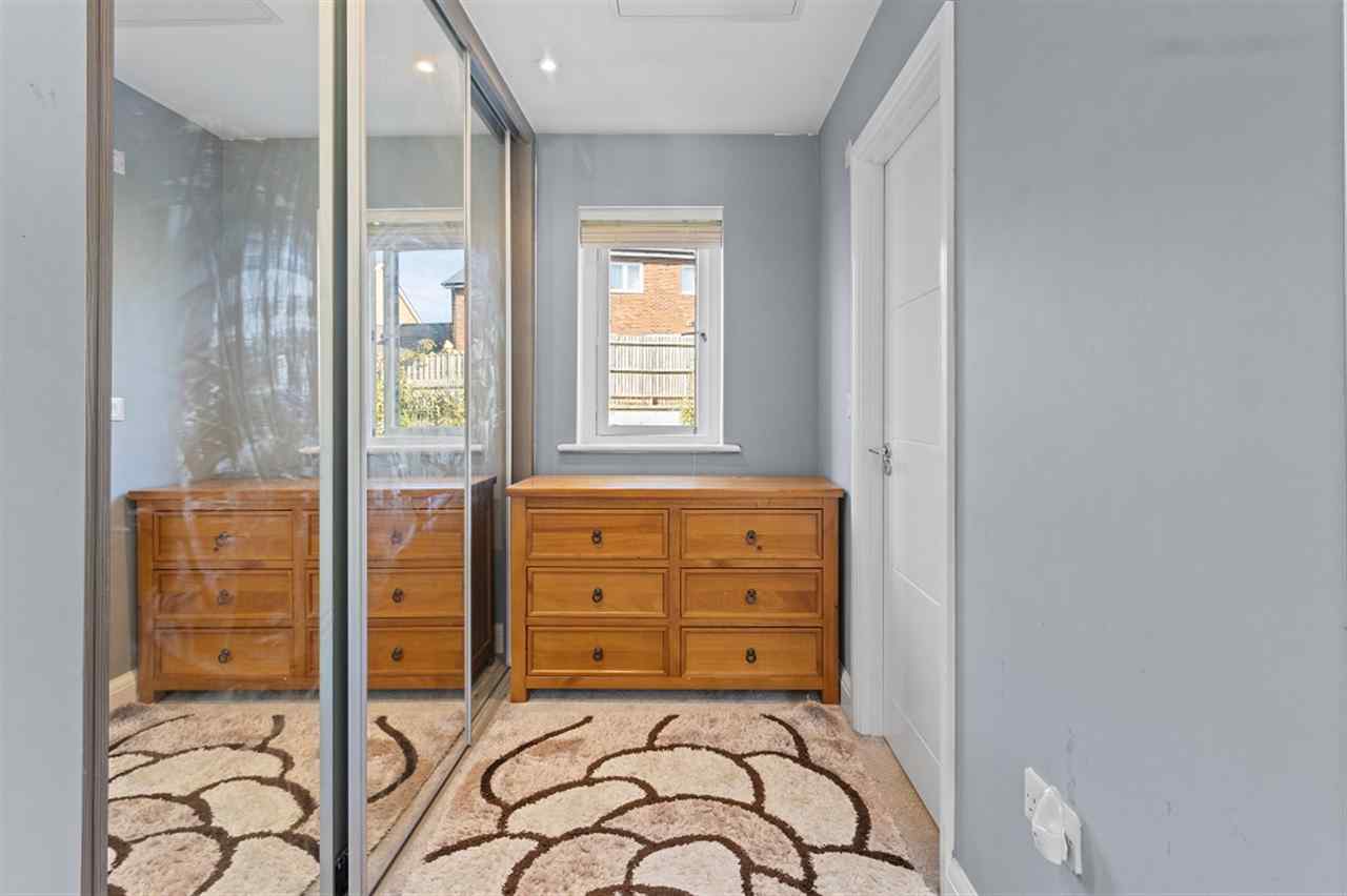 resized-2349823-Dressing Area.jpg